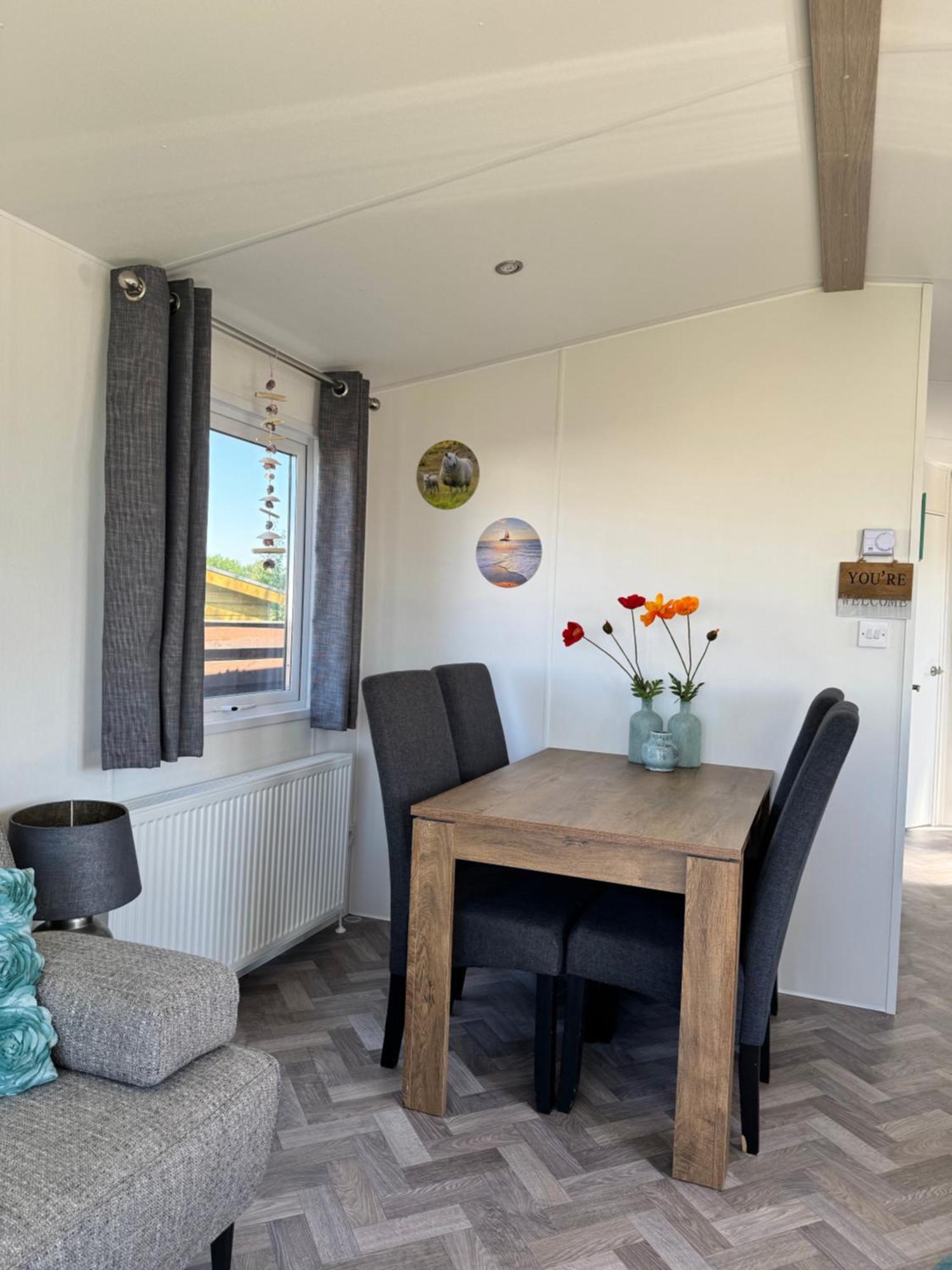 Prachtig Chalet Zonnestraal Westerland Bagian luar foto